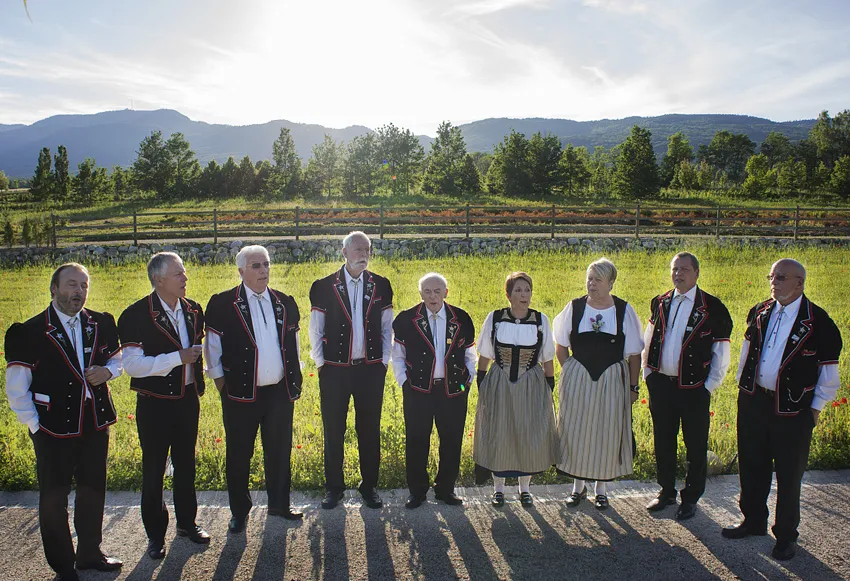 Traditional Joddle group performing during apero