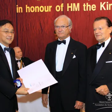 Dr Henry CHAN (HK) presented to His Majesty as a new BP Fellow