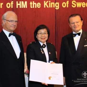 Ms Katherine HUNG (HK) presented to His Majesty as a new BP Fellow