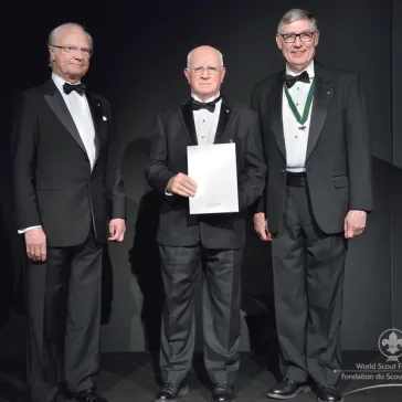 Mr David Jones (AU) presented to His Majesty as a new BP Fellow