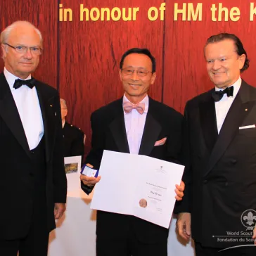Mr KAN Ho-chow (HK) presented to His Majesty as a new BP Fellow