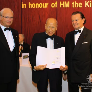 Mr LAI Sze-nuen (HK) presented to His Majesty as a new BP Fellow