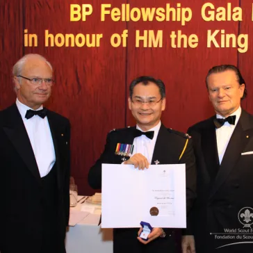 Mr Raymond LO (HK) presented to His Majesty as a new BP Fellow