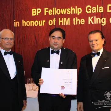 Mr Aaron NG (HK) presented to His Majesty as a new BP Fellow