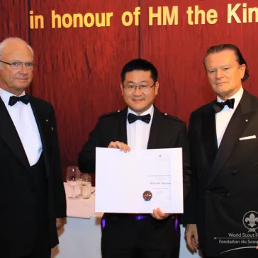Mr Warren SUN (HK) presented to His Majesty as a new BP Fellow