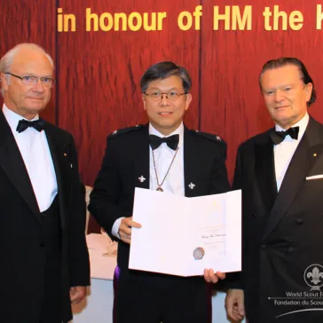 Mr Benny TAM (HK) presented to His Majesty as a new BP Fellow