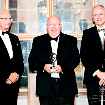 Bruce McCrea (US) presented as new member of the Benefactor Circle