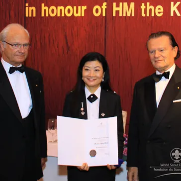Ms Barbara WONG (HK) presented to His Majesty as a new BP Fellow