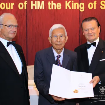Mr AleMr WONG Siu-sang (HK) presented to His Majesty as Benefactor Circle Member