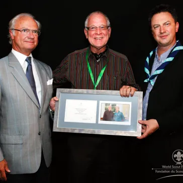 Mr Ed Arnold (US) presented to His Majesty as a new member of the Regal Circle.