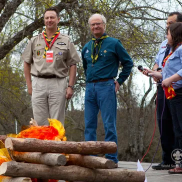 His Majesty and Mike Bosman opening the San Jorge Camp