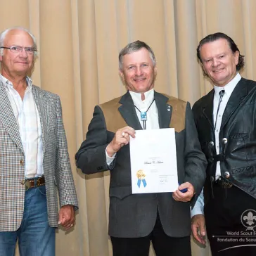 Mr Bruce C. Heiser (US) presented to His Majesty as a new BP Fellow