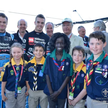 His Majesty, the Royal Host crew and the Swedish F1 drivers at the Melbourne GP F1
