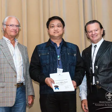 DR Jacob-Josephson Caones (PH) presented to His Majesty as a new BP Fellow