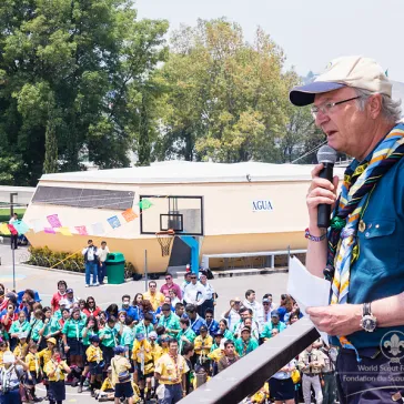 Addressing the 1'000 Mexican Scouts