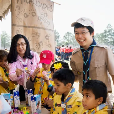 Dato Soo Keng Yeoh & Mr Sriotathaikul at the Scout Activity