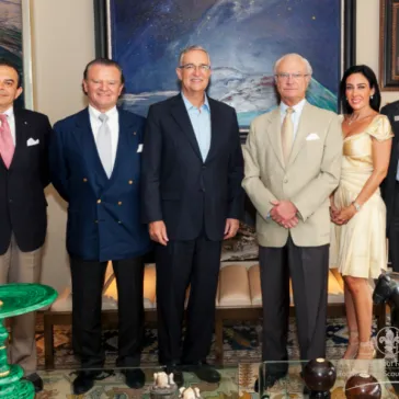 Mr & Mrs Salinas meeting with His Majesty