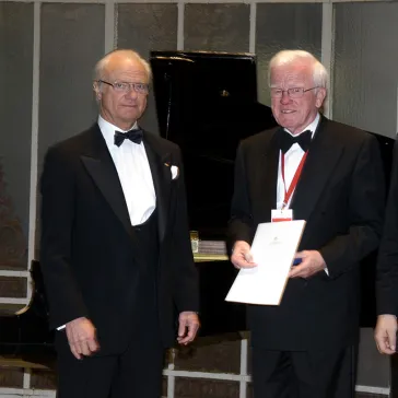 Mr John T. Ralph (AU) presented to His Majesty as a new BP Fellow